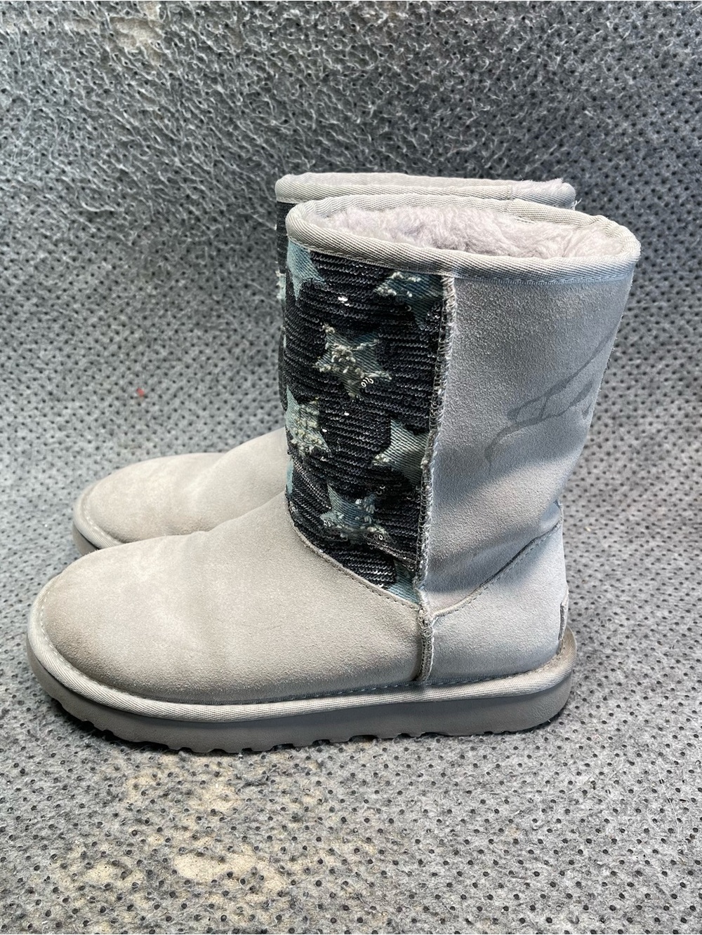 Ugg Classic Short Sequin Grey Boots Size 5 Women’s
